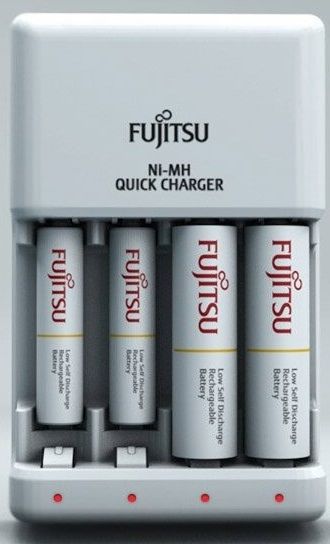Fujitsu Зарядное устройство Quick Charger + 4 шт.  АА (1900 mAh)