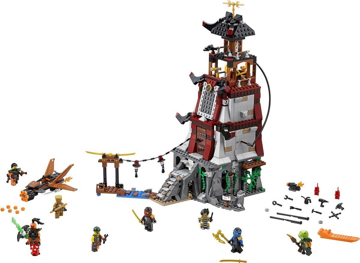 Lego Конструктор Ninjago "Осада маяка" 767 деталей