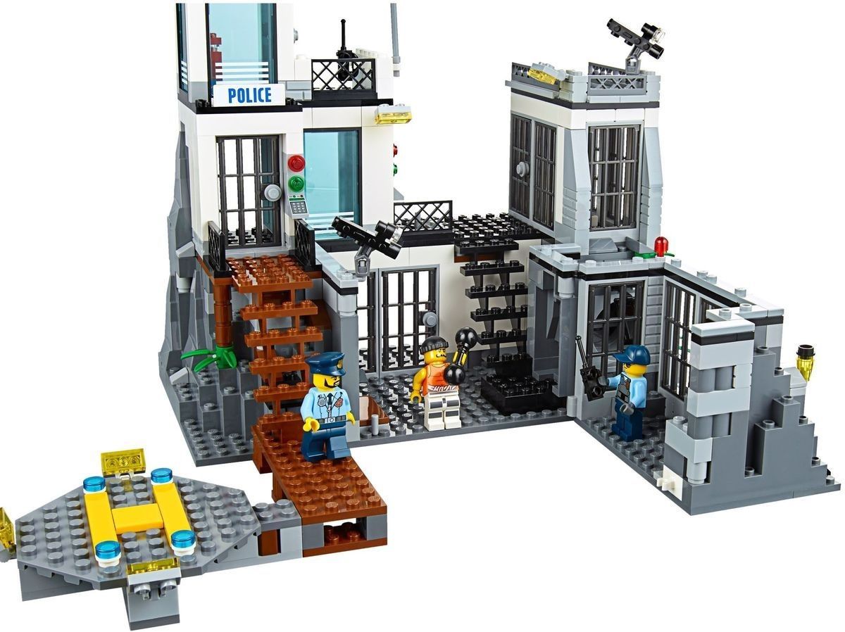 Lego Конструктор City "Остров-тюрьма" 754 детали