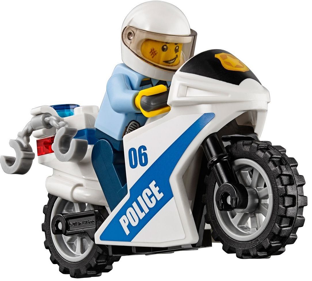Lego Конструктор City "Полицейский участок" 894 детали