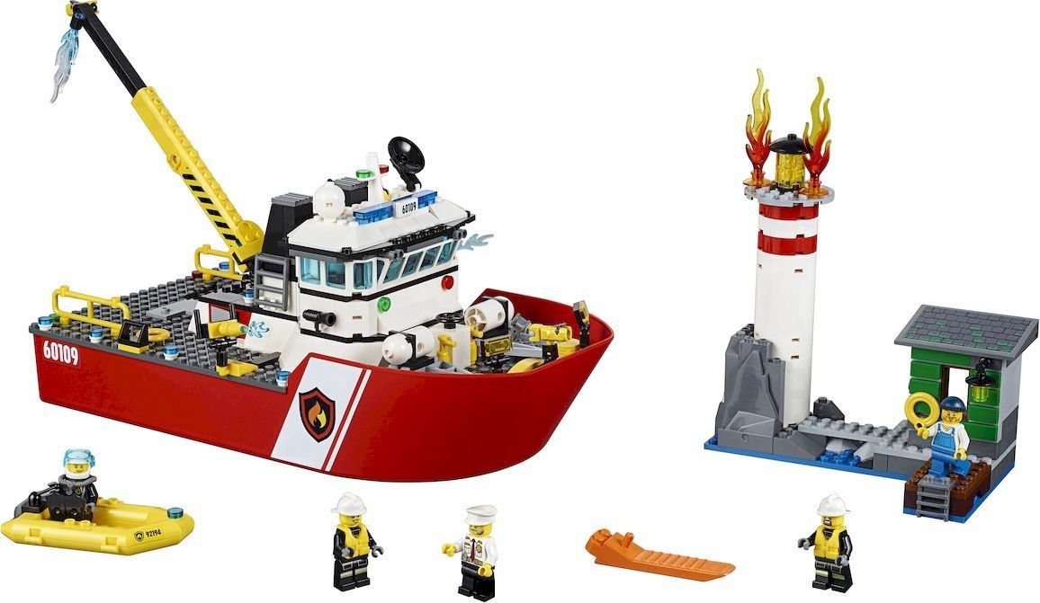Lego Конструктор City "Пожарный катер" 412 деталей