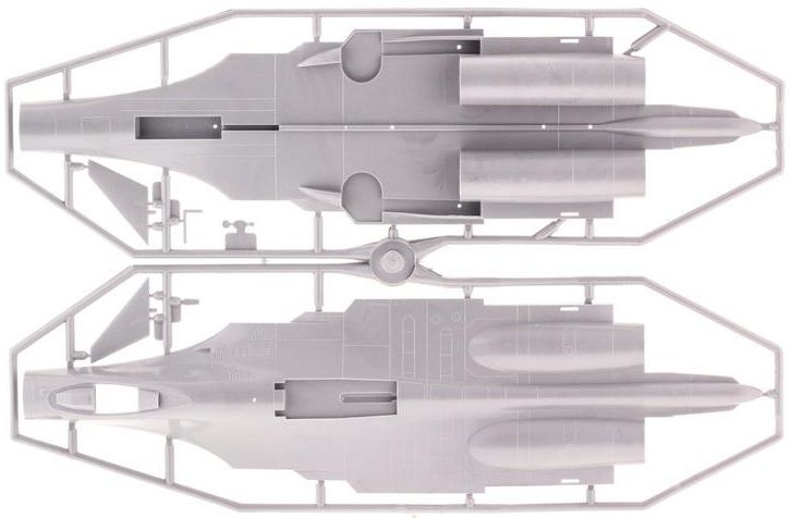 Звезда Сборная модель самолета "Су-35"