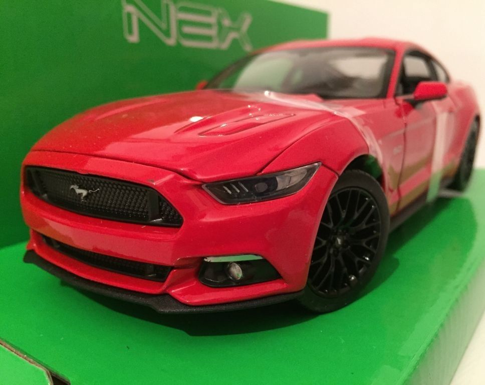 Welly Модель машины "Ford Mustang GT"